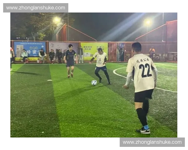 昌平足球联赛激战正酣青年球员奋勇拼搏掀起绿茵运动新热潮